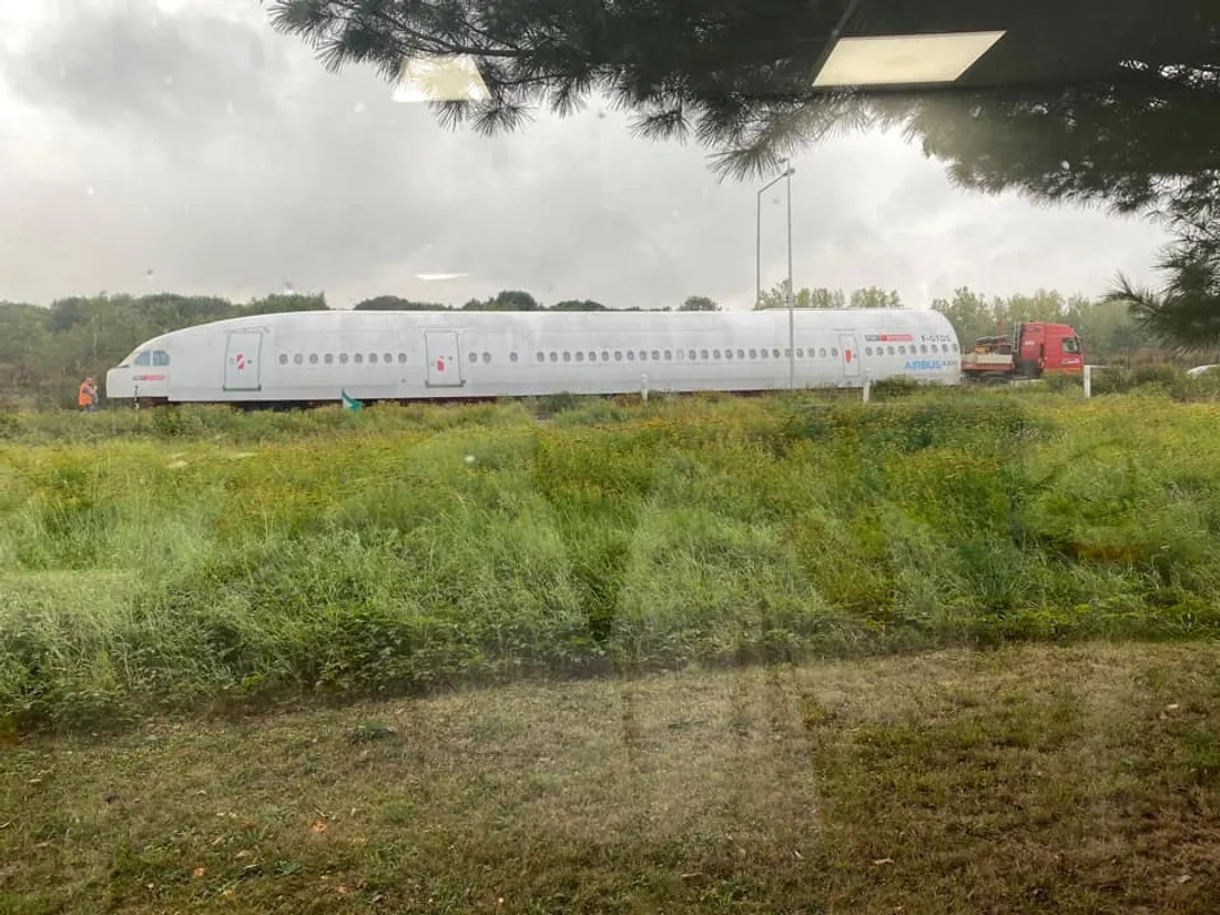 Un avion traverse la RN7 dans l’Essonne
